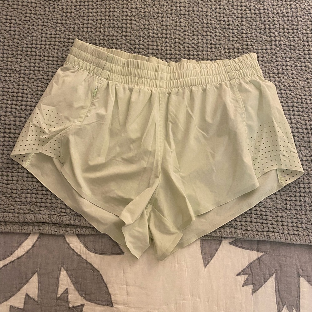 Athleta Hustle 3” Shorts